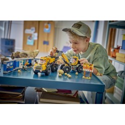 LEGO City 60494 Camion Ribaltabile e Pala Meccanica, Veicoli Giocattolo con Funzioni e 3 Minifigure, Regalo per Bambini da 8+