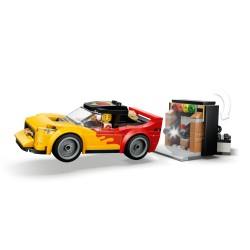 LEGO City 60496 Centro di Consegna Pizze con Veicoli, con Macchina Giocattolo, Scooter, Drone e Cabinato Arcade, Regalo da 6+