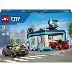 LEGO City 60497 Autolavaggio Drive-In Giocattolo con 2 Modellini di Auto, Funzione di Lavaggio e 4 Minifigure, Regalo da 6+