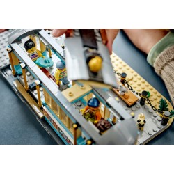 LEGO City Classic 60506 Tram Classico della Spiaggia, Treno Giocattolo con Binari e Scena di Strada, Regalo per Bambini da 7+