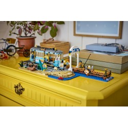 LEGO City Classic 60506 Tram Classico della Spiaggia, Treno Giocattolo con Binari e Scena di Strada, Regalo per Bambini da 7+