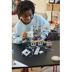 LEGO | Marvel 76350 Scontro Epico: Spider-Man vs. Hulk, Gioco Interattivo con Ufficio, Action Figure, 5 Minifigure, Regalo 8+
