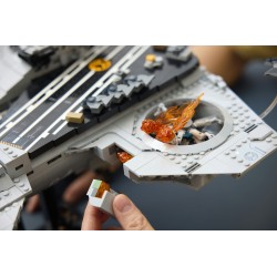 LEGO ǀ Marvel 76354 Elivelivolo S.H.I.E.L.D. - Kit di Modellismo per Adulti con 6 Minifigure, Regalo per i Fan degli Avengers
