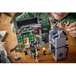 LEGO Harry Potter 76471 Negozi di Magia di Notturn Alley, Giocattolo con 8 Minifigure e Patronus da Collezione, Regalo da 8+