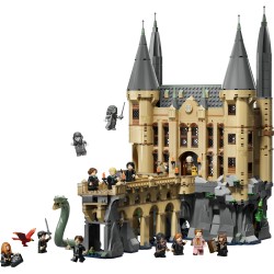 LEGO Harry Potter 76473 Castello di Hogwarts: Ala Est, Giocattolo con 13 Minifigure e Patronus da Collezione, Regalo da 10+
