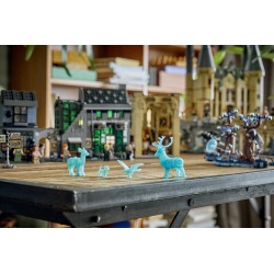 LEGO Harry Potter 76473 Castello di Hogwarts: Ala Est, Giocattolo con 13 Minifigure e Patronus da Collezione, Regalo da 10+