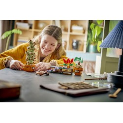 LEGO Harry Potter 76474 Piante di Erbologia di Hogwarts, Giocattolo Interattivo con Piante Finte e Fiori in Vaso, Regalo 12+