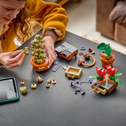 LEGO Harry Potter 76474 Piante di Erbologia di Hogwarts, Giocattolo Interattivo con Piante Finte e Fiori in Vaso, Regalo 12+