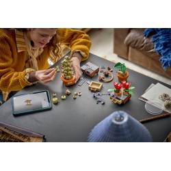LEGO Harry Potter 76474 Piante di Erbologia di Hogwarts, Giocattolo Interattivo con Piante Finte e Fiori in Vaso, Regalo 12+