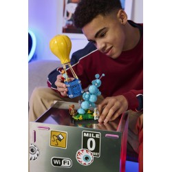 LEGO Fortnite 77080 Consegna di Rifornimenti, Giocattolo con 3 Minifigure e Accessori, Decorazione Gaming Room, Regalo 10+