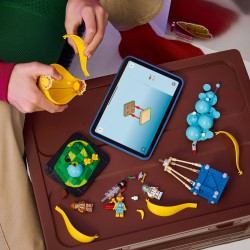 LEGO Fortnite 77080 Consegna di Rifornimenti, Giocattolo con 3 Minifigure e Accessori, Decorazione Gaming Room, Regalo 10+