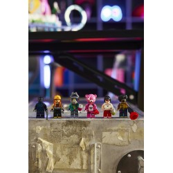 LEGO Fortnite 77082 Tana Strana, Giocattolo con Modello di Parco Giochi e 6 Minifigure, Regalo per Gamer Bambini da 12 Anni