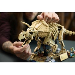 LEGO Jurassic World 77985 Fossili di Dinosauro: Triceratopo, Kit Modellismo per Adulti con Minifigure, Idea Regalo per Fan