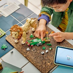LEGO Creator 31386 3in1 Animali Selvatici: Leone Maestoso Giocattolo, Trasformabile in Leonessa o in 2 Cuccioli, Regalo da 9+