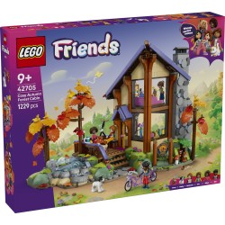 LEGO Friends 42705 Baita nella Foresta Autunnale, Casa Giocattolo con 4 Mini Bamboline, 2 Animali e Accessori, Regalo da 9+