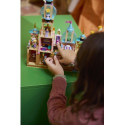 LEGO | Disney Princess 43297 Il Castello di Rapunzel, Giocattolo con 4 Mini Bamboline e Figura di Pascal, Regalo Bambine 6+