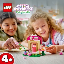 LEGO Gabby's Dollhouse 11212 La Casa in Giardino di Gattina Fatina, Giocattolo con 2 Personaggi e Accessori, Regalo da 4+