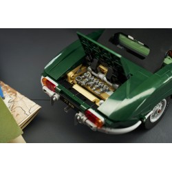 LEGO Icons 11381 Jaguar E-Type, Modellino per Adulti di Auto con Motore 6 Cilindri e Kit di Attrezzi, Regalo da Collezione