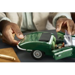 LEGO Icons 11381 Jaguar E-Type, Modellino per Adulti di Auto con Motore 6 Cilindri e Kit di Attrezzi, Regalo da Collezione