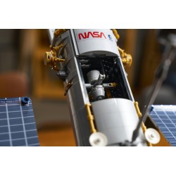 LEGO Icons 11382 Telescopio Spaziale Hubble, Kit di Modellismo STEM 3D per Adulti, Regalo Fai da Te per i Fan dell'Astronomia