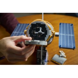LEGO Icons 11382 Telescopio Spaziale Hubble, Kit di Modellismo STEM 3D per Adulti, Regalo Fai da Te per i Fan dell'Astronomia