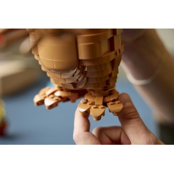 LEGO Ideas 21370 E.T. the Extra-Terrestrial, Kit Modellismo per Adulti con Figura Aliena, Fiori Finti e Mattoncino Luminoso