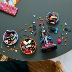 LEGO Ideas 21372 La Catrina, Kit Modellismo per Adulti con Scheletro, Fiori Finti e Farfalle Monarca, Idea Regalo Fai da Te
