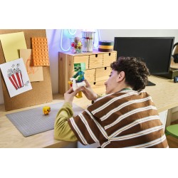 LEGO Minecraft 21582 Fantino di Polli, Giocattolo 3D con 3 Personaggi, Decorazione Cameretta, Regalo per Gamer e Bambini 9+