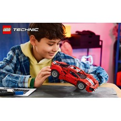 LEGO Technic 42235 Auto Ferrari 488 PISTA, Macchina Giocattolo con Motore V8, Sterzo e Differenziale, Regalo per Bambini 9+