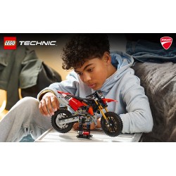 LEGO Technic 42238 Moto Ducati Desmo450 MX Factory, Kit di Modellismo con Moto Giocattolo da Collezione, Regalo Bambini 10+