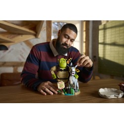 LEGO 72423 Shrek, Ciuchino e Gatto con gli Stivali, Kit Modellismo per Adulti da Esposizione con 3 Personaggi, Regalo per Fan
