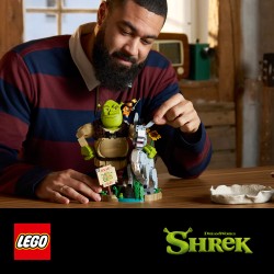 LEGO 72423 Shrek, Ciuchino e Gatto con gli Stivali, Kit Modellismo per Adulti da Esposizione con 3 Personaggi, Regalo per Fan