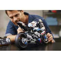 LEGO Technic 42130 BMW M 1000 RR, Moto per Adulti da Costruire, Idea Regalo da Collezione, Modellino Replica Superbike