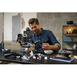 LEGO Technic 42130 BMW M 1000 RR, Moto per Adulti da Costruire, Idea Regalo da Collezione, Modellino Replica Superbike