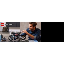LEGO Technic 42130 BMW M 1000 RR, Moto per Adulti da Costruire, Idea Regalo da Collezione, Modellino Replica Superbike