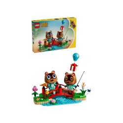 LEGO 77059 Animal Crossing Una Giornata all'Aria Aperta per Mirco e Marco, Action Figure di Procioni con Accessori, Regalo 10+