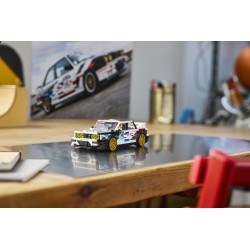 LEGO 77263 Speed Champions BMW M3 (E30), Macchina Giocattolo con Minifigure da Collezione, Regalo per Bambini e Fan da 9 Anni