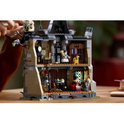LEGO Icons 11383 Maniero della Sindaca, Modellino di Casa per Adulti con Interni in Stile Gotico e 3 Minifigure, Idea Regalo
