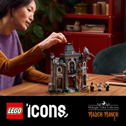 LEGO Icons 11383 Maniero della Sindaca, Modellino di Casa per Adulti con Interni in Stile Gotico e 3 Minifigure, Idea Regalo