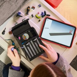 LEGO Wednesday 76787 Zaino di Mercoledì, Giocattolo con Portafoto, Mini Bambolina e Figura di Mano, Regalo per Bambini da 9+