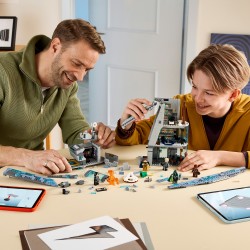 LEGO | Marvel 76352 Avengers: Doomsday Nuova Torre degli Avengers, Giocattolo da Supereroi con 6 Minifigure, Regalo da 12+