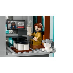 LEGO | Marvel 76352 Avengers: Doomsday Nuova Torre degli Avengers, Giocattolo da Supereroi con 6 Minifigure, Regalo da 12+