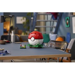 LEGO Pokémon 72154 Momenti Allenatore Iconici: Poké Ball, Kit per Adulti con Pikachu, Eevee e 2 Minifigure, Regalo per Gamer