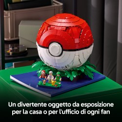 LEGO Pokémon 72154 Momenti Allenatore Iconici: Poké Ball, Kit per Adulti con Pikachu, Eevee e 2 Minifigure, Regalo per Gamer