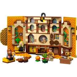 LEGO Harry Potter 76412 Estandarte de la Casa Hufflepuff, Juguete de Viaje Coleccionable