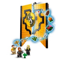 LEGO Harry Potter 76412 Estandarte de la Casa Hufflepuff, Juguete de Viaje Coleccionable