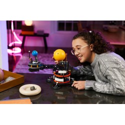 LEGO Technic 42179 Pianeta Terra e Luna in orbita