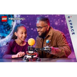 LEGO Technic 42179 Pianeta Terra e Luna in orbita