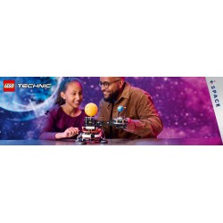 LEGO Technic 42179 Pianeta Terra e Luna in orbita