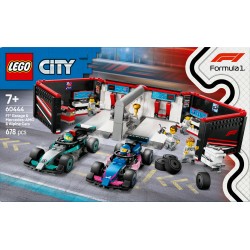 F1® garage met Mercedes-AMG en Alpine auto's